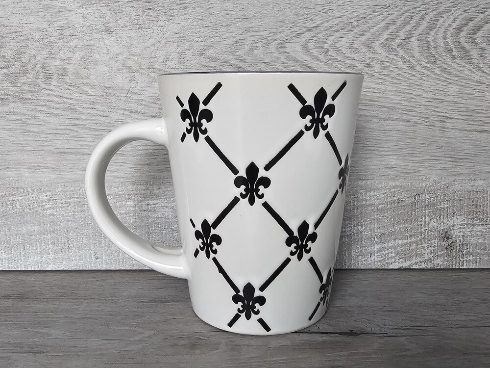 Home Essentials Coffee Tea Mug Cup Black White French France Fleur NWOT